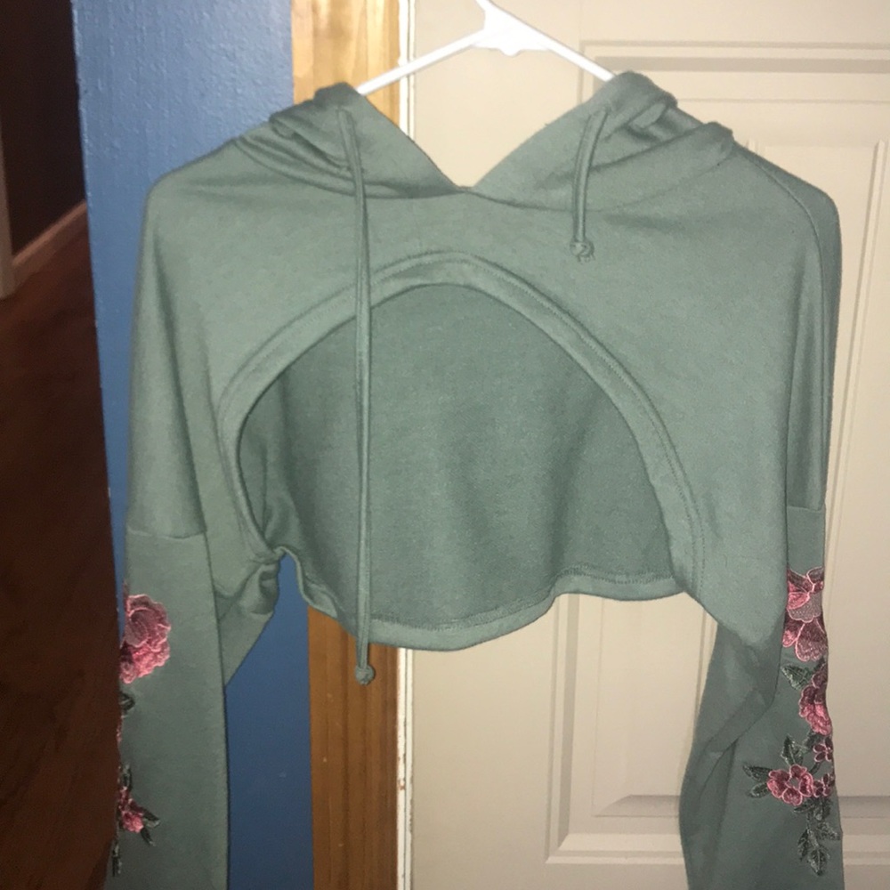 Embroidered Open Cropped Sweatshirt
